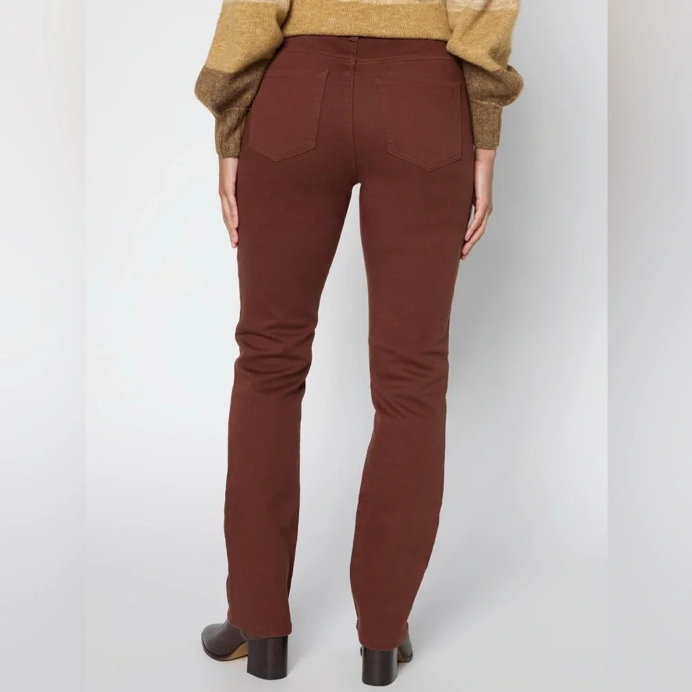 NWT DG2 by Diane Gilman Virtual Stretch Denim Straight-Leg Jean - White, Size 12 - Picture 2 of 7